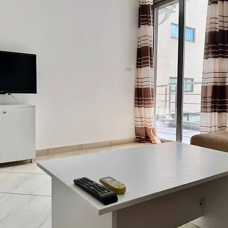 Design Sea View Apartment *