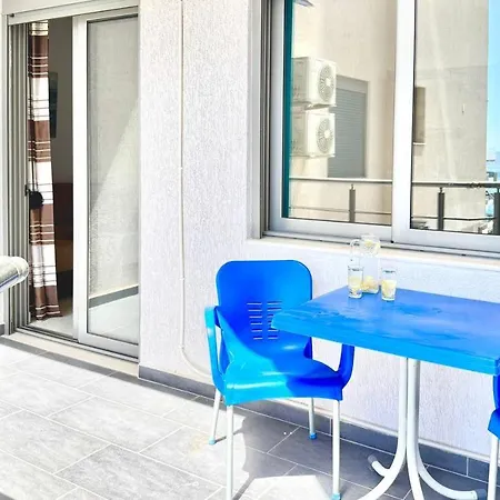 Design Sea View Apartment