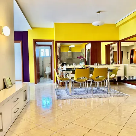 Design Sea View Apartment