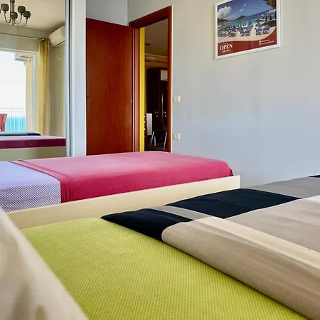 Design Sea View Apartment *